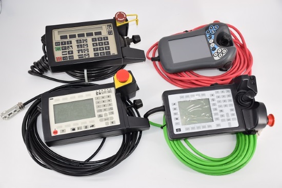Catégorie de produit Teach pendant (Pupitre de programmation) chez BKTRONIC